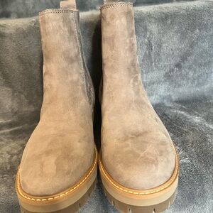 Timberland Taupe Suede Chelsea Platform Ankle Boots